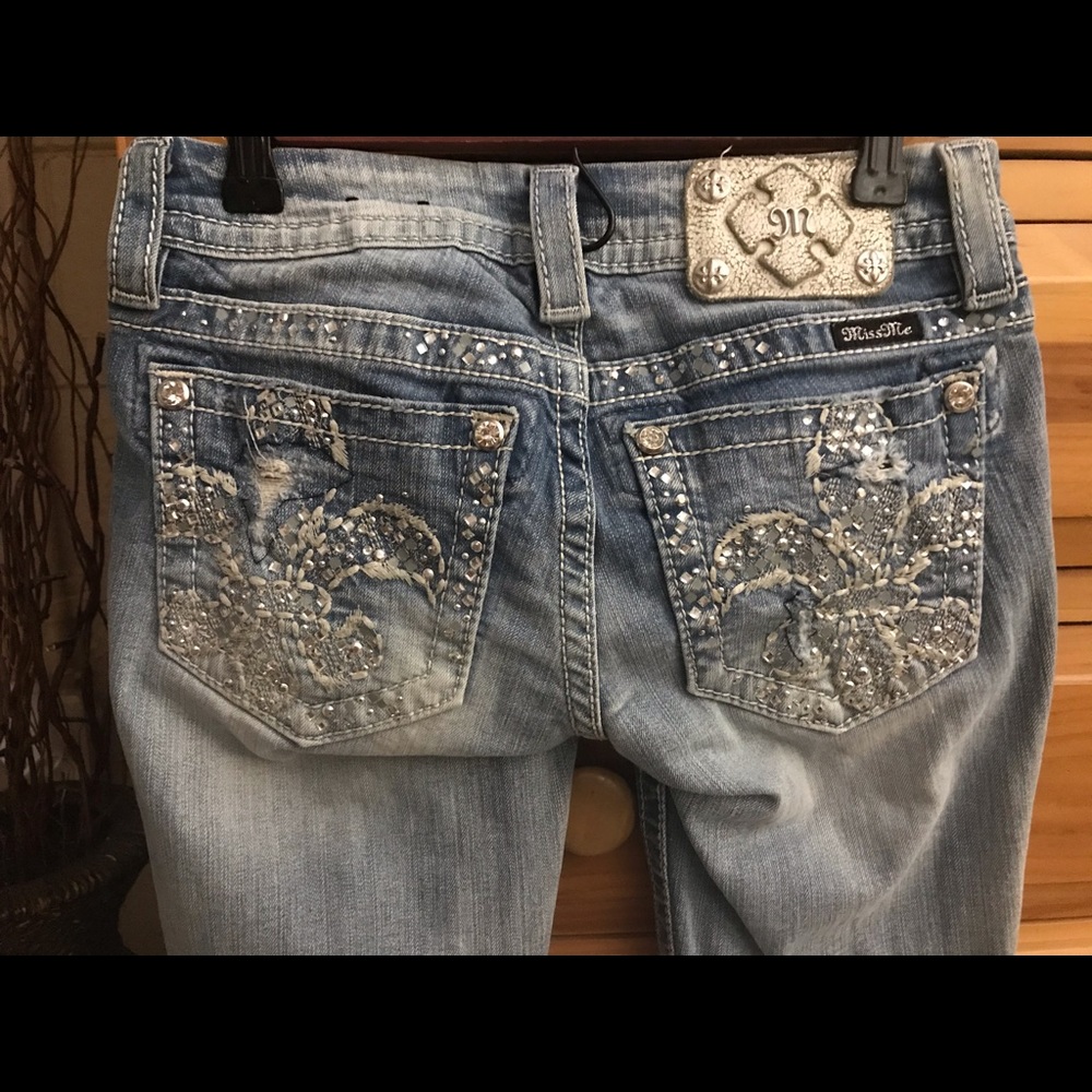 Miss Me distressed size 25 slim boot